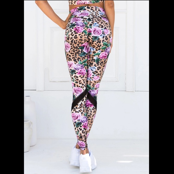 Dolce Gabana vibes! Gorgeous floral legging - Picture 2 of 9